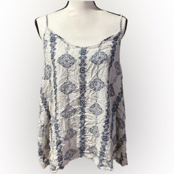 🟧 3 for $25 Elegant Blue and White Camisole Top - Picture 1 of 3